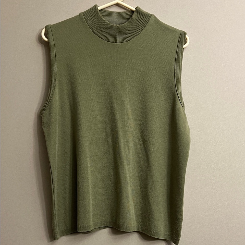 D’Allaird Sleeveless Olive Green Knit Top Size XL